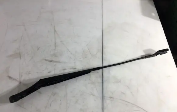Volkswagen PASSAT B7 Windshield/front glass wiper blade 3AB955410