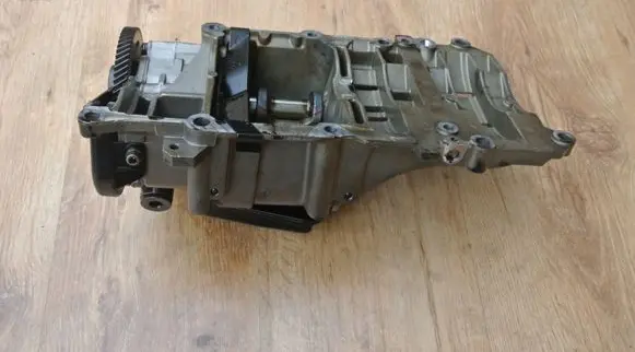 BMW 3 E90 E91 Oil pump 7793754