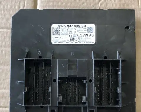Volkswagen Golf VIII Central body control module 5WA937086CQ