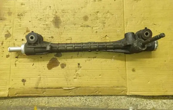 Peugeot 107 Steering rack 