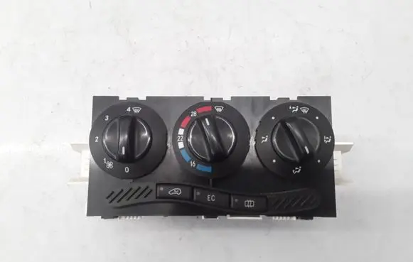 Mercedes-Benz A W168 Climate control unit 1688300485 K113698