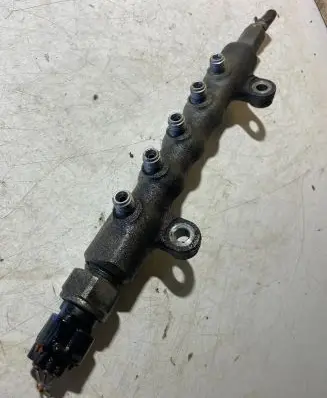 Toyota Corolla Verso AR10 Fuel main line pipe