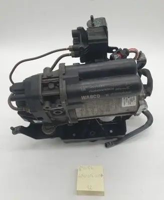 Audi Q7 4M Air suspension compressor/pump 4M0616005G