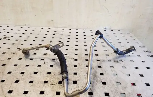Volkswagen PASSAT B8 Fuel line/pipe/hose 04L131582B
