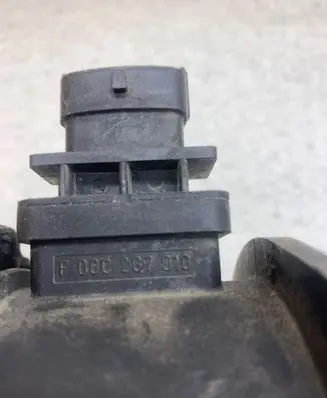 Volvo V70 Mass air flow meter 0281002730 5038382 30677999
