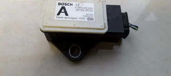 Toyota Avensis T270 ESP acceleration yaw rate sensor 0265005855 89183-05030