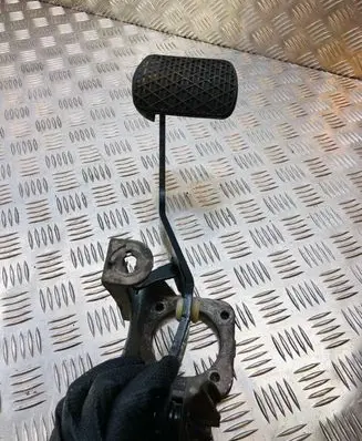 Mercedes-Benz E W211 Brake pedal A2112941001