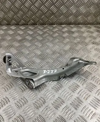 Fender mounting bracket