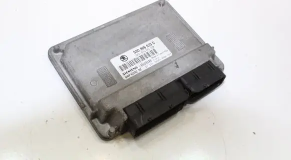 Skoda Fabia Mk1 (6Y) Engine control unit/module 03D906033C