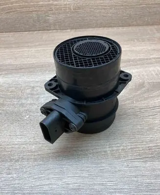 Skoda Octavia Mk2 (1Z) Mass air flow meter 074906461B 0281002461