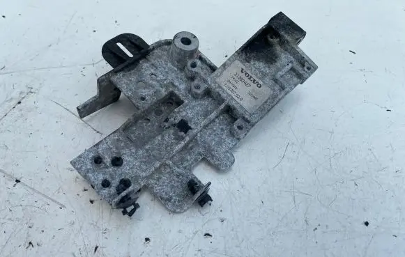 Other engine bay part