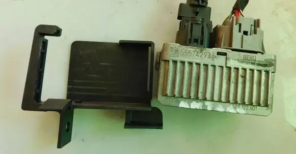 Opel Antara Glow plug pre-heat relay 55574293 522122601