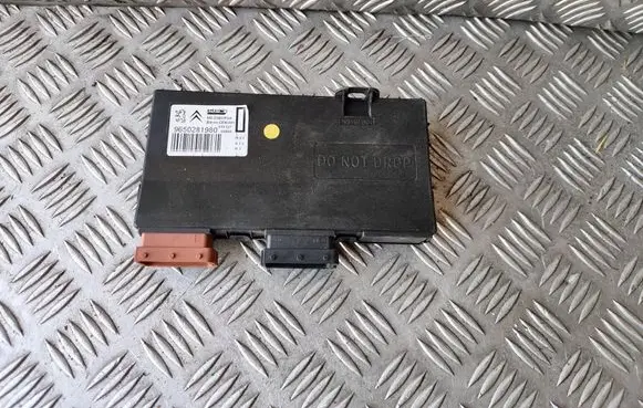 Peugeot 607 Seat control module 9650281980