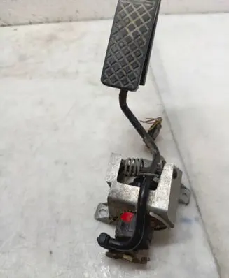 Audi 100 S4 C4 Accelerator throttle pedal 4A1721506B 0205001001 4A1721653A