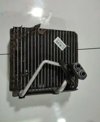 A/C cooling radiator (condenser)