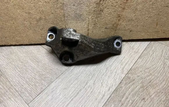 BMW 1 E81 E87 Fuel pump bracket 7804376 13517804376 1351780437601