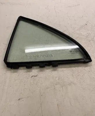 Toyota Avensis T250 Rear vent window glass 