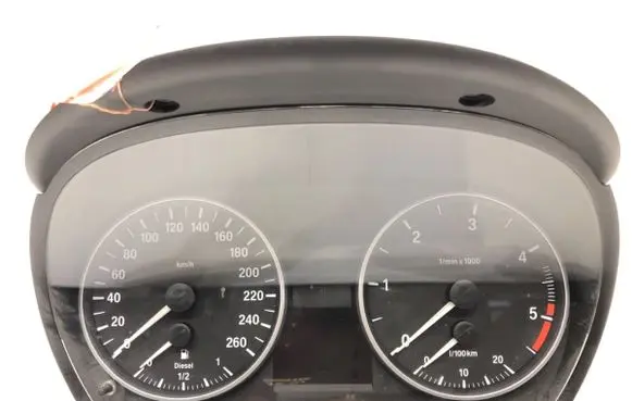 Speedometer (instrument cluster)
