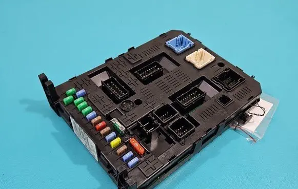 Peugeot 308 Central body control module 9678476880 IMPRK1396110