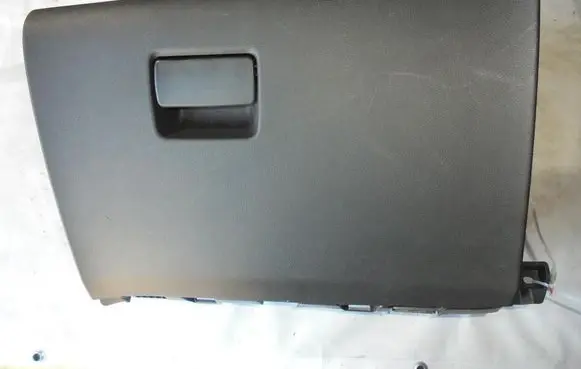 Opel Astra J Glove box 13373796