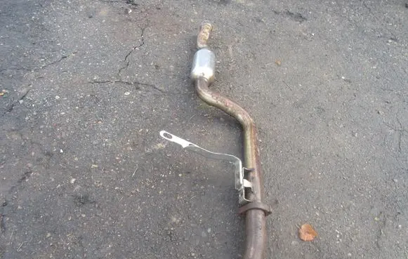 Mercedes-Benz E W212 Middle muffler/silencer A2124910001-MERC A2124910001