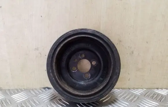 Volkswagen PASSAT B8 Crankshaft pulley 04L105243