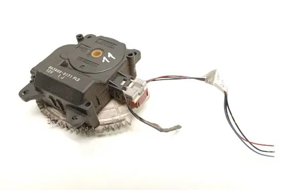 Toyota RAV 4 (XA30) Air flap motor/actuator 0638000171