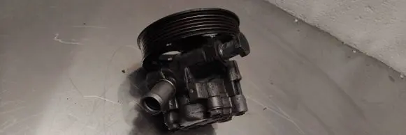 Opel Insignia A Power steering pump 55563329