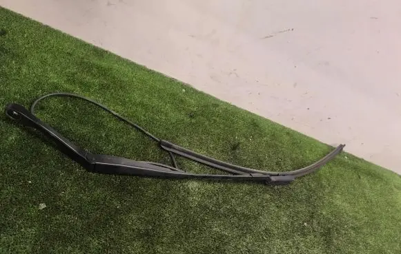Tesla Model 3 Front wiper blade arm 107672800C 6004FV4054