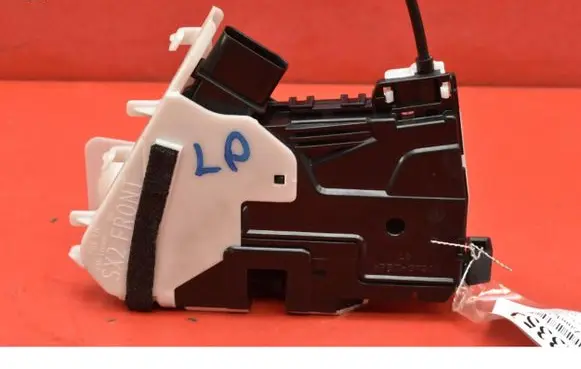 Hyundai Kona I Front door lock 813C0BE000