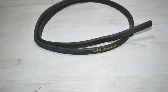 Mercedes-Benz R W251 Engine compartment rubber 30820000