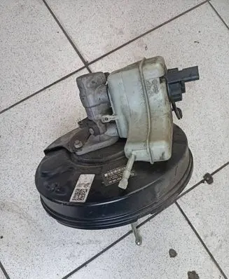 Volkswagen PASSAT CC Brake booster 3C1614205AE
