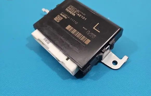 Toyota RAV 4 (XA50) Central body control module 89222-42101 IMPRK1530177