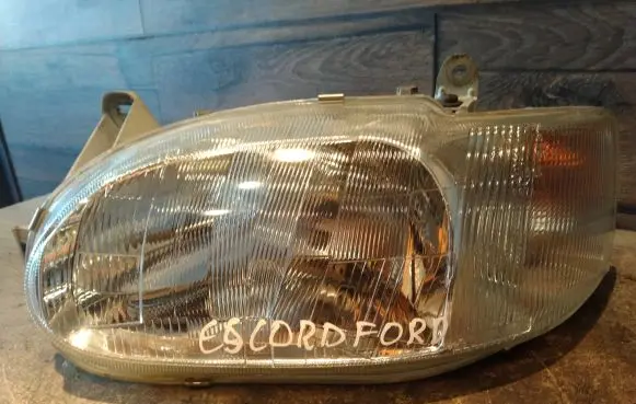 Ford Escort Headlight/headlamp