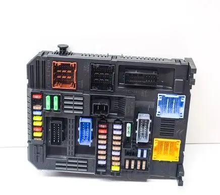 Opel Mokka B Fuse box set 9832880280