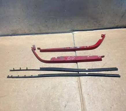 Mercedes-Benz C W202 Under headlight/headlamp trim 2028260577 2028260477