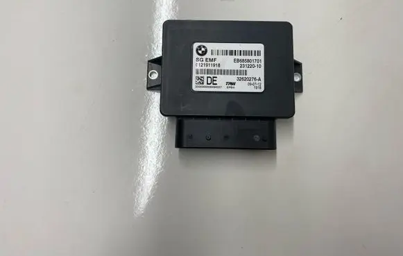BMW X3 F25 Hand brake control module 6858017