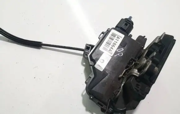 Skoda Fabia Mk2 (5J) Front door lock 3B1837016CE