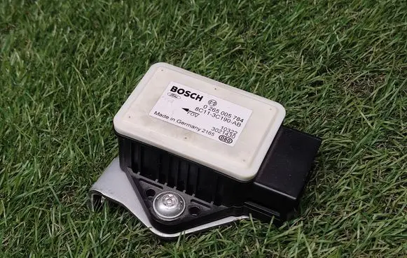 Ford Transit ESP acceleration yaw rate sensor 8C113C190AB 0265005784