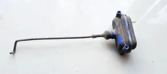 Volkswagen Golf III Central locking vacuum pump 