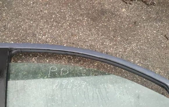 Nissan Qashqai Front door window glass four-door as2
