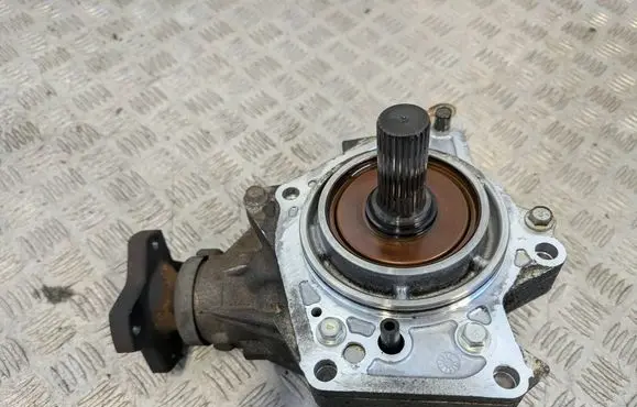 Nissan X-Trail T32 Gearbox transfer box case 33100BB60A