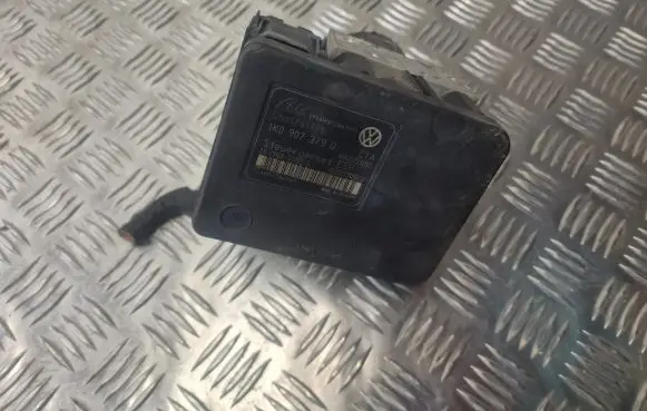 Volkswagen Touran I ABS Pump 1K0907379Q 1K0614518