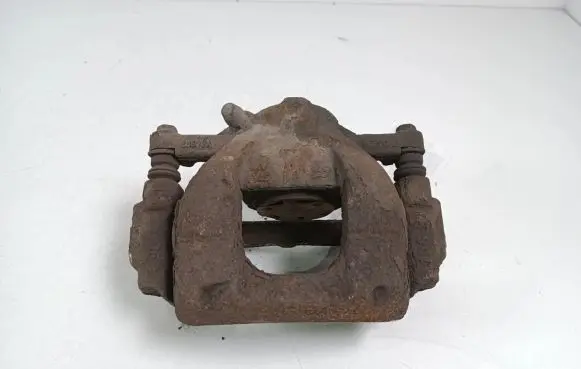 Toyota Auris 150 Front brake caliper 4773002360