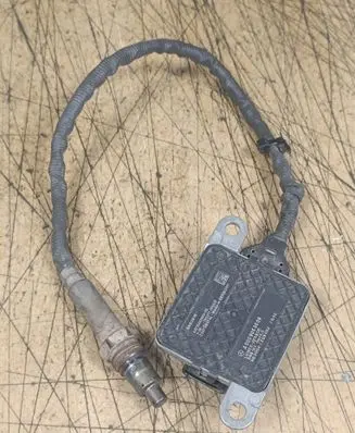 Mercedes-Benz E W213 Lambda probe sensor A0009053009