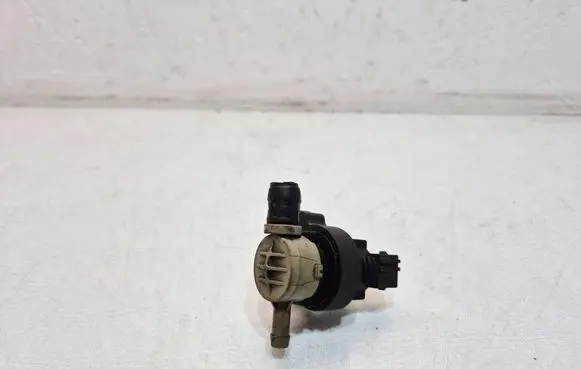 Mercedes-Benz C W204 Vacuum valve 0004708993