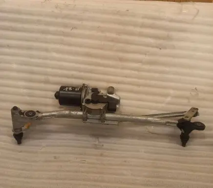 BMW 1 E81 E87 Front wiper linkage and motor 7157789