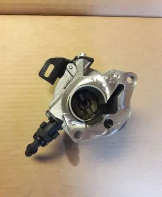 Renault Kadjar Vacuum pump 146505272R