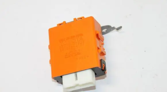 Toyota Prius (XW30) Door control unit/module 8597047020