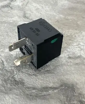 Volkswagen Transporter - Caravelle T5 Other relay 8K0951253
